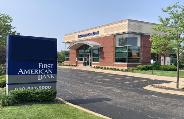 The exterior of the First American Bank Bartlett branch