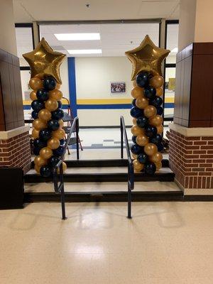 Balloon columns delivered to a school banquet