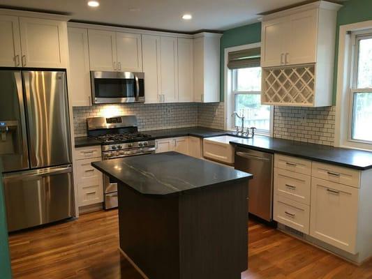 Traditional kitchen/dining room turned into large open kitchen w/island.  Old Town, Alexandria.