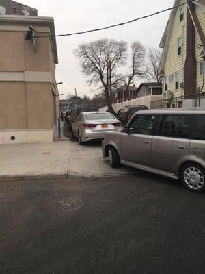 Line for drive through GTHOH this is ridiculous