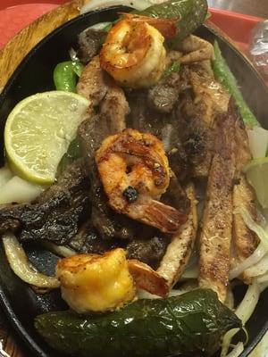 Parrillada Mix (shrimp,chicken and beef