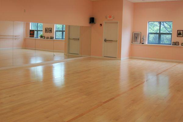 Spacious dance studios!