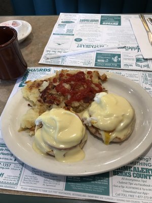 Perfectly poached Eggs Benedict