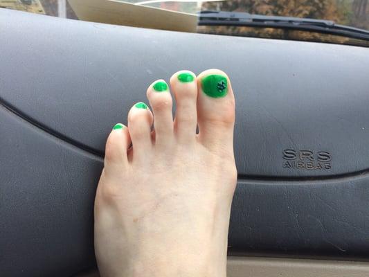 At Patrick's Day toes