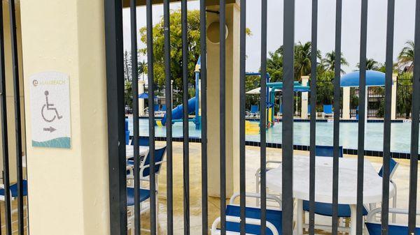 Fenced in pool kiddie splash area open 10am-7pm Thur-Tue.  Free for kids under 4yrs.