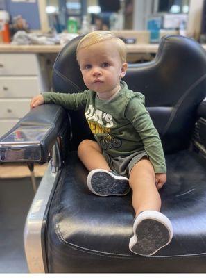 Hi , I'm William. My grandma gave me my first haircut! She'll give you one too! Come on in!