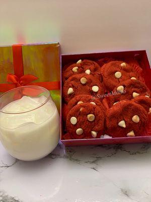 Sweet Moni's velvety red cookies with a cold glas of milk for Valentine's Day