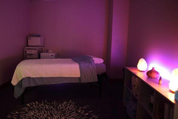 The Richway Amethyst BioMat eases sore and inflamed muscles in the calm, soothing environment of our Quiet Room.