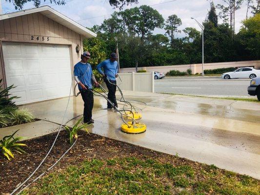 Driveway pressure cleaning