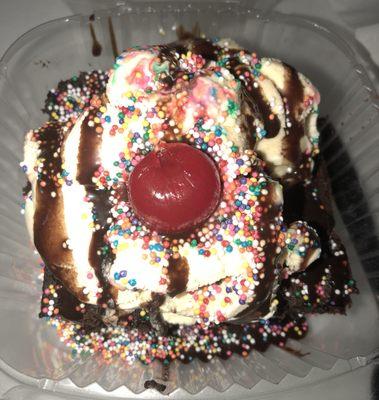 Brownie sundae good and fast delivery