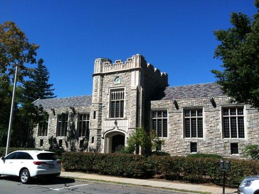 Original 1917 building of the Morristown & Morris Township Library