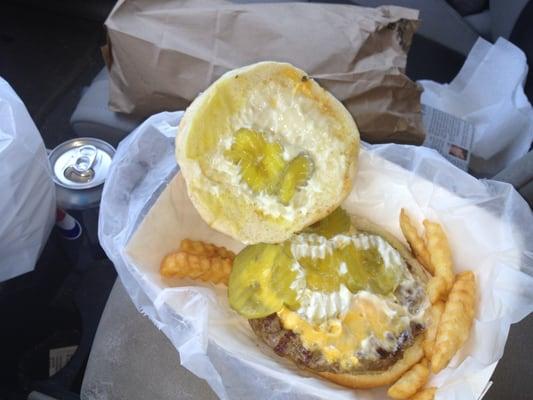 Cheeseburger Basket - very good Burger, horrid fries.