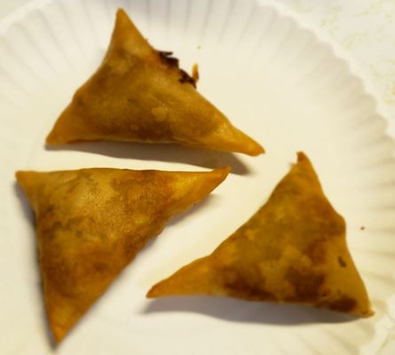 An order of the Qeema samosa, very good.