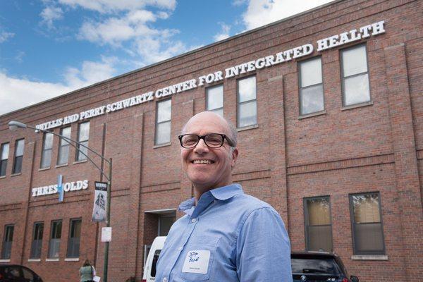 Thresholds celebrates the opening of the Phyllis and Perry Schwartz Center for Integrated Care in Ravenswood, Chicago.