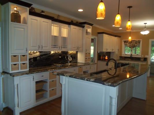 A kitchen in Shelbyville, KY that we built and installed.