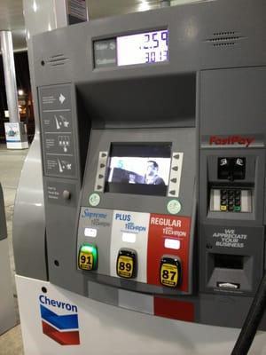 Gas pumps now have screens that play news and commercials