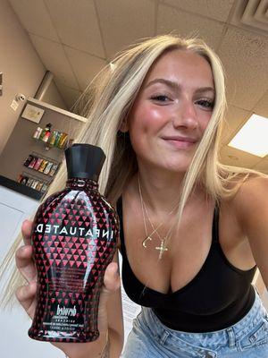 Devoted Creations has the best tanning lotion on the market and it shows!