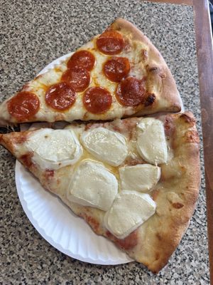 Pepperoni pizza and a slice of mozzarella both were Crispy and delicious!