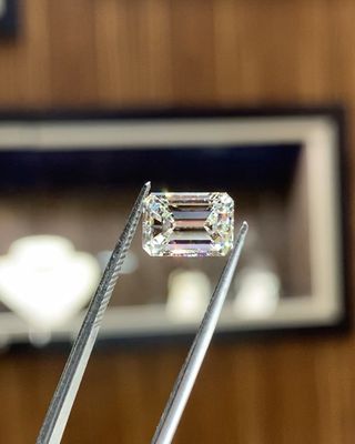 Loose Emerald Cut Diamond by Shapiro Diamonds jewelers in Dallas, Texas