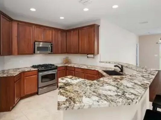 New kitchen backsplash