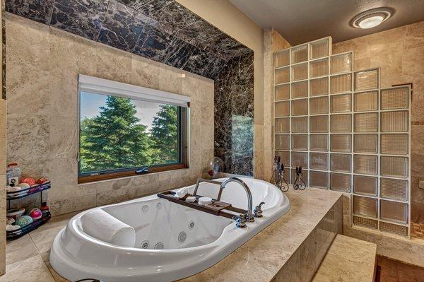 Ready to relax? Let's find you a master bath retreat!