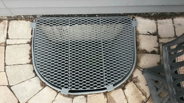 Window well safety grate