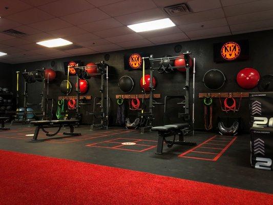 Functional Circuit Training 

Private 1 - 1 
Semi Private 2-3 
Group Class 4 or more