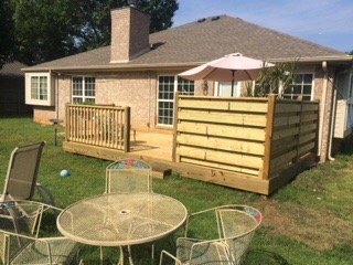 Deck with privacy wall