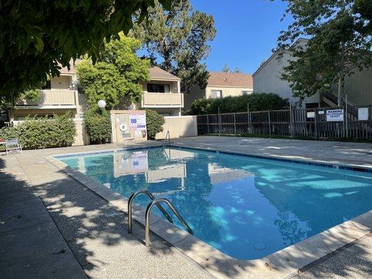 The sun-heated middle pool.