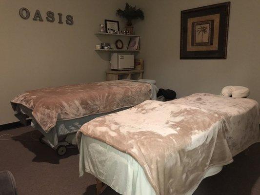 Tranquil room for couples massage.