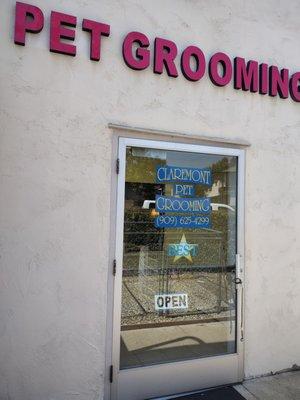 Front of hidden gem best Pet Grooming