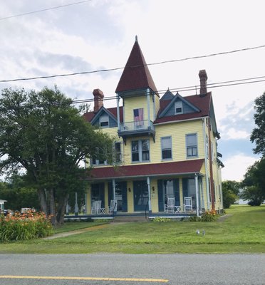 Love this house with the widow's walk