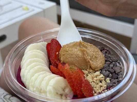 Açaí bowl with Imagine Dragonfruit