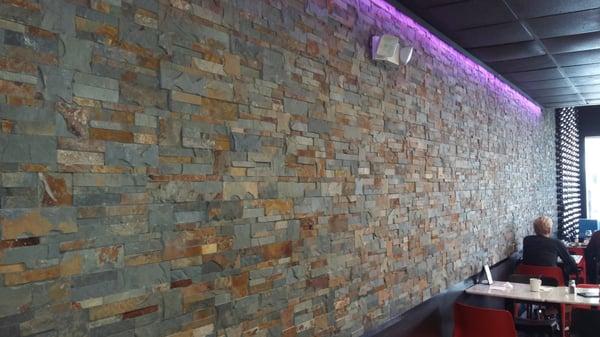 Natural stone wall by Mortonstones.