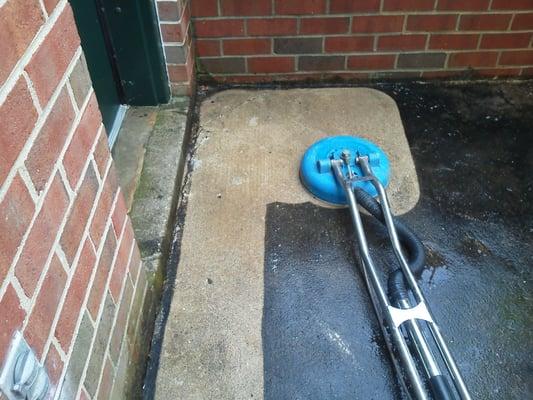 Concrete Patio Cleaning in Fredericksburg