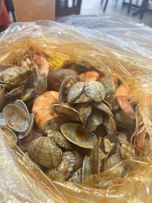 8. Whiole Shrimp & Clams Combo