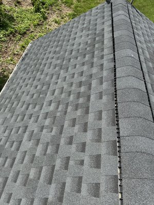 Charcoal GaF timberline with snow country ridge vent