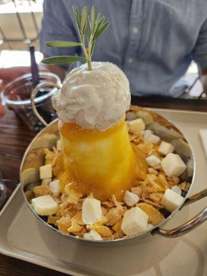 Mango Cheese Bingsoo.