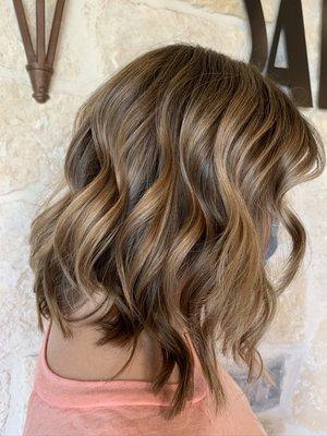 Ribbons of sweetness in this honey balayage!