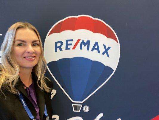 Remax R4 2023