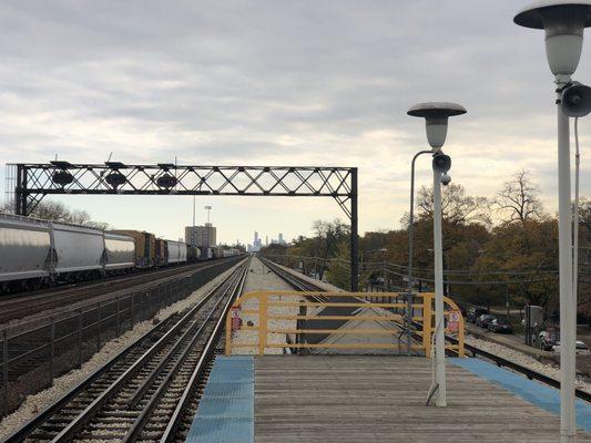 Nice view of the city from the east end of the platform.