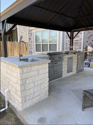 Brick outdoor kitchen installation in Dallas, TX