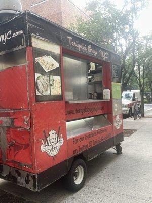 Unassuming but decent food cart on Columbus Ave between 66th and 67th