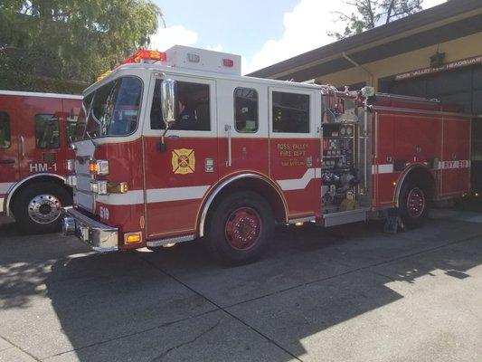 Engine 19 in front of quarters