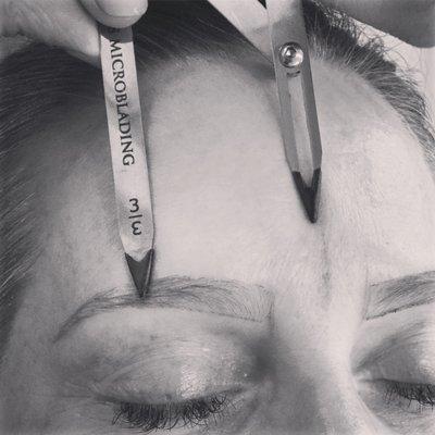 Microblading in process...