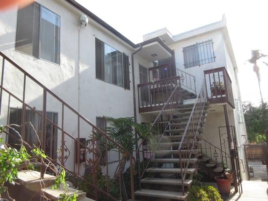 8 unit apartment building in Mission Hills-100% occupied