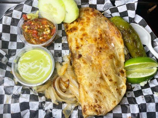 Quesadilla de harina con Sirloin