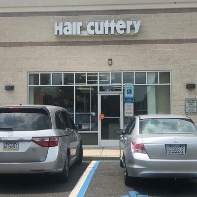 The front entrance of Hair Cuttery at Levittown Town Center.