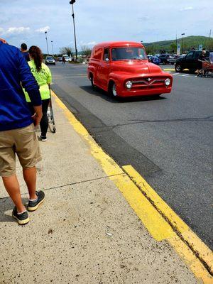 Sunday cruiser at the Depot