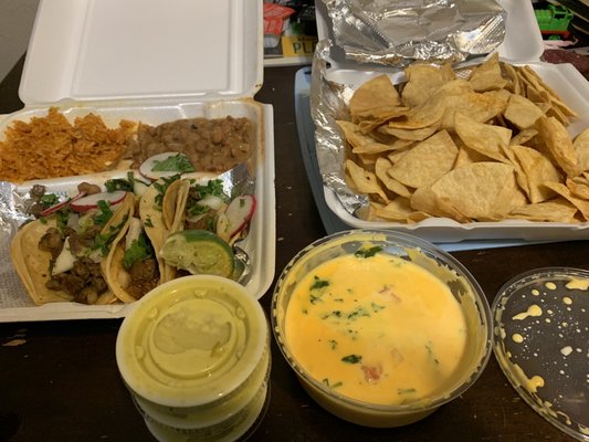 Taco plate and chips & queso